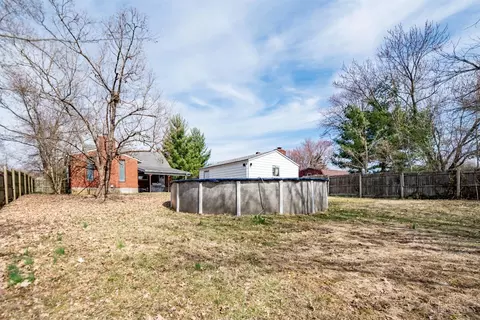 Exterior - 877 Sarbrook Dr, Cincinnati, OH 45231 photo 6 of 7
