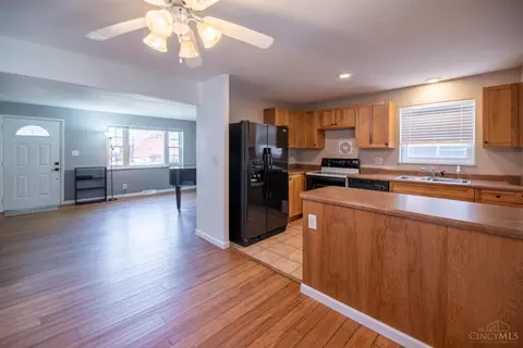 Entry Way - 877 Sarbrook Dr, Cincinnati, OH 45231 photo 1 of 1