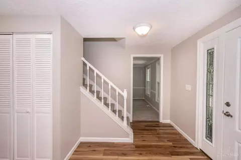 Entry Way - 7788 Deerhurst Pl, Maineville, OH 45039 photo 2 of 4