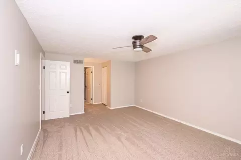 Bedroom - 7788 Deerhurst Pl, Maineville, OH 45039 photo 9 of 11