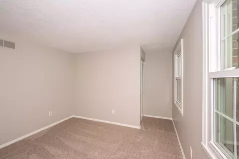 Bedroom - 7788 Deerhurst Pl, Maineville, OH 45039 photo 6 of 11