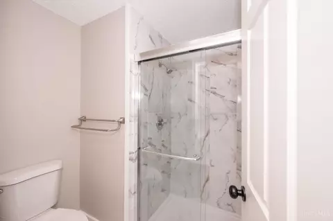 Bath - 7788 Deerhurst Pl, Maineville, OH 45039 photo 1 of 5
