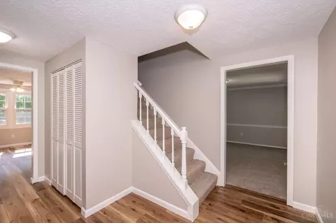 Entry Way - 7788 Deerhurst Pl, Maineville, OH 45039 photo 3 of 4