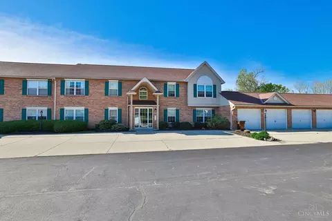 8750 Carrousel Park Cir, Colerain Twp, OH 45251