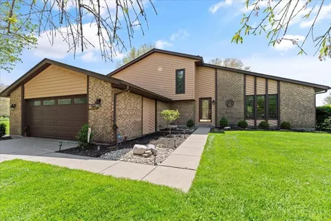 1069 Willow Ln, Mason, OH 45040