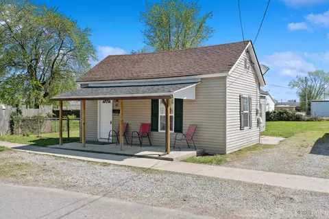 42 Sherman St, Sabina, OH 45169