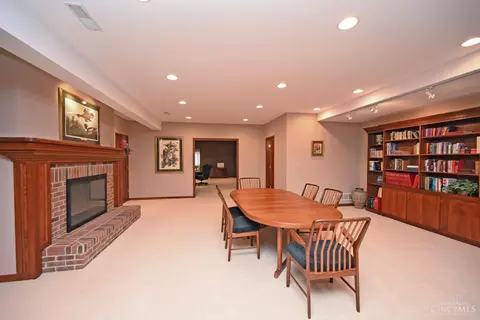 Dining - 4800 Cox Smith Rd, Mason, OH 45040 photo 4 of 4
