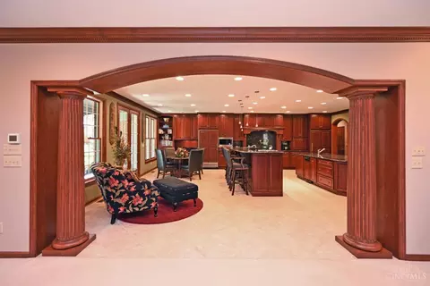 Kitchen - 4800 Cox Smith Rd, Mason, OH 45040 photo 10 of 13