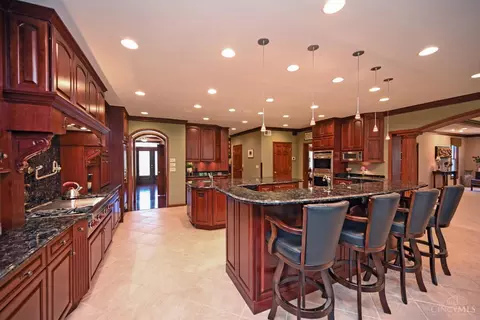 Kitchen - 4800 Cox Smith Rd, Mason, OH 45040 photo 2 of 13