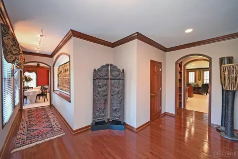 Entry Way - 4800 Cox Smith Rd, Mason, OH 45040 photo 3 of 7