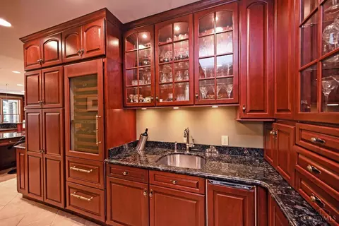 Kitchen - 4800 Cox Smith Rd, Mason, OH 45040 photo 8 of 13