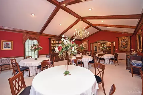 Dining - 4800 Cox Smith Rd, Mason, OH 45040 photo 2 of 4