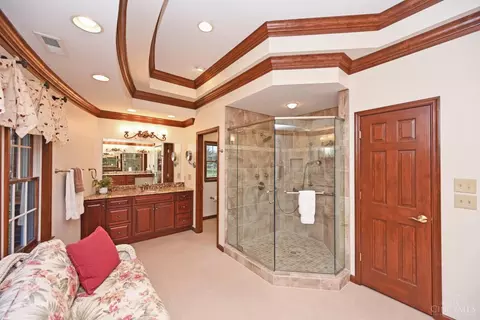 Bath - 4800 Cox Smith Rd, Mason, OH 45040 photo 2 of 8