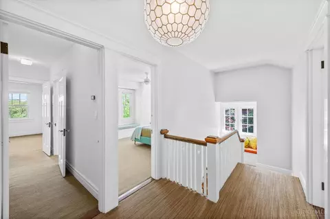 Entry Way - 10 Interwood Pl, Cincinnati, OH 45220 photo 8 of 12