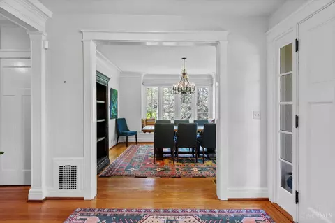 Entry Way - 10 Interwood Pl, Cincinnati, OH 45220 photo 3 of 12