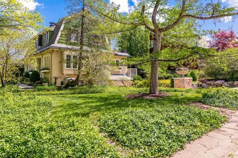 Exterior - 10 Interwood Pl, Cincinnati, OH 45220 photo 6 of 12