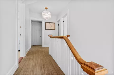 Entry Way - 10 Interwood Pl, Cincinnati, OH 45220 photo 7 of 12