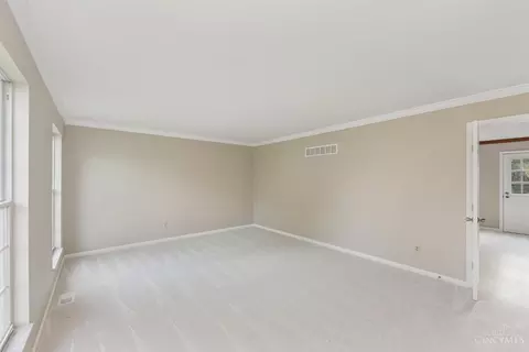 2250 Donnington Ln, Cincinnati, OH 45244 photo 11