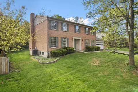2250 Donnington Ln, Cincinnati, OH 45244 photo 3
