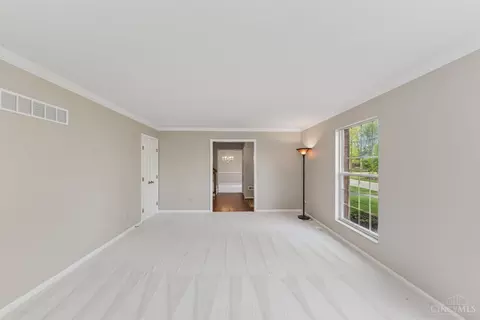 2250 Donnington Ln, Cincinnati, OH 45244 photo 12