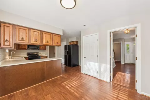 2250 Donnington Ln, Cincinnati, OH 45244 photo 16