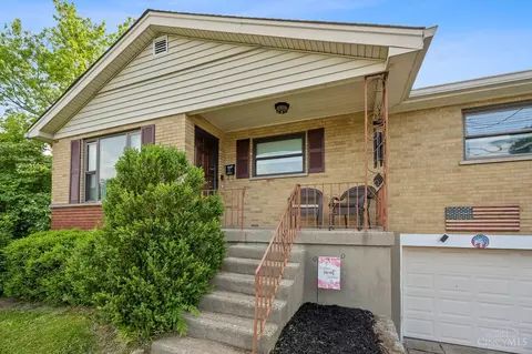 Exterior - 320 Anders Ct, Cincinnati, OH 45238 photo 4 of 10