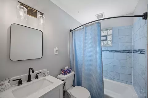 Bath - 320 Anders Ct, Cincinnati, OH 45238 photo 1 of 4