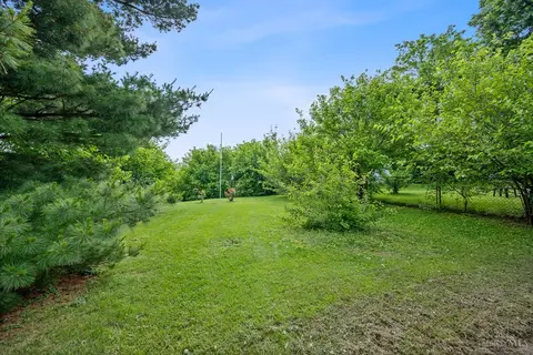 Exterior - 320 Anders Ct, Cincinnati, OH 45238 photo 6 of 10