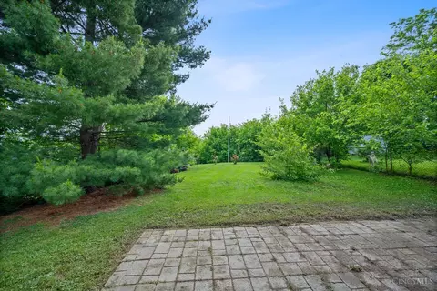 Exterior - 320 Anders Ct, Cincinnati, OH 45238 photo 8 of 10
