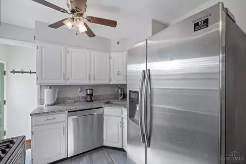 Kitchen - 320 Anders Ct, Cincinnati, OH 45238 photo 2 of 3