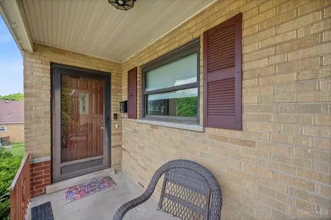 Exterior - 320 Anders Ct, Cincinnati, OH 45238 photo 5 of 10