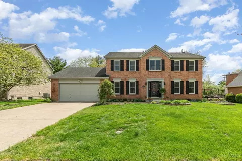 8061 Pineterrace Dr, Cincinnati, OH 45255