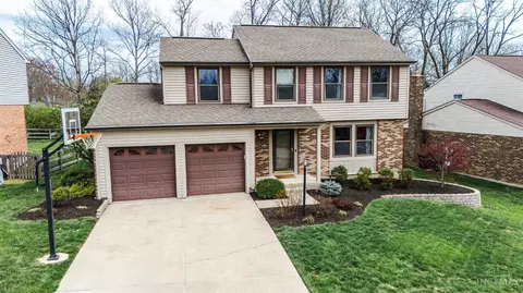 704 Woodvalley Ln, Cincinnati, OH 45238