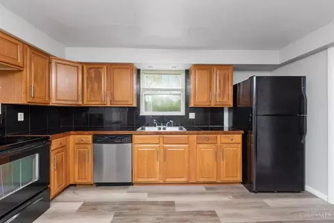 Kitchen - 4648 Aston Rd, Cincinnati, OH 45244 photo 1 of 1