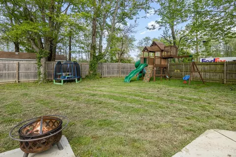 Exterior - 322 Willow St, Williamsburg, OH 45176 photo 5 of 11