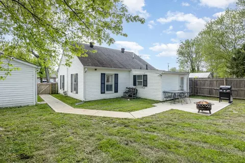 Exterior - 322 Willow St, Williamsburg, OH 45176 photo 4 of 11