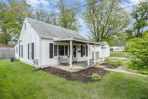 Exterior - 322 Willow St, Williamsburg, OH 45176 photo 9 of 11
