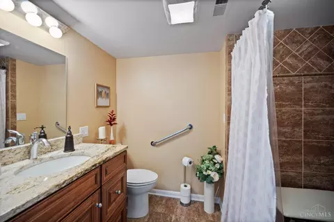 Bath - 7292 Galbraith Rd, Cincinnati, OH 45243 photo 1 of 4