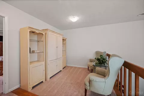 Entry Way - 7292 Galbraith Rd, Cincinnati, OH 45243 photo 4 of 5