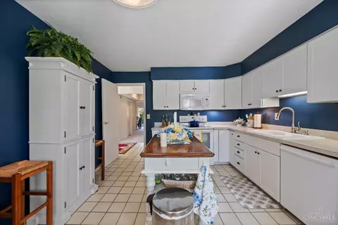 Kitchen - 7292 Galbraith Rd, Cincinnati, OH 45243 photo 3 of 3