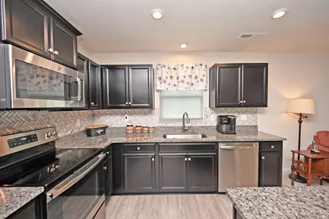 Kitchen - 37 Platform St, Amelia, OH 45102 photo 5 of 5