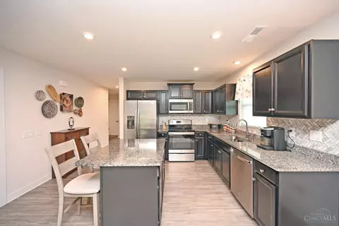 Kitchen - 37 Platform St, Amelia, OH 45102 photo 3 of 5