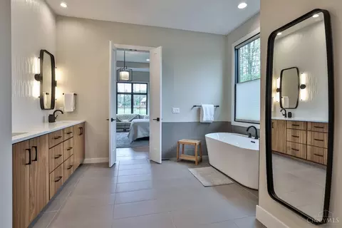 Bath - 5705 Graves Rd, Cincinnati, OH 45243 photo 1 of 9