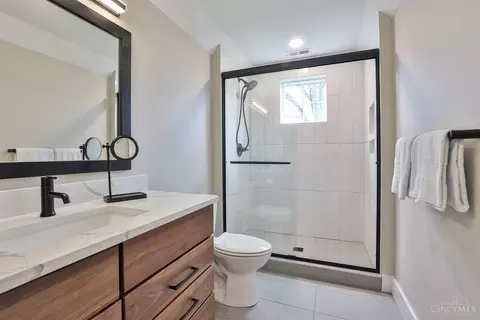 Bath - 5705 Graves Rd, Cincinnati, OH 45243 photo 6 of 9