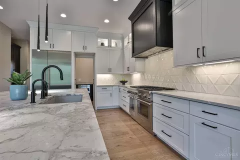 Kitchen - 5705 Graves Rd, Cincinnati, OH 45243 photo 5 of 8