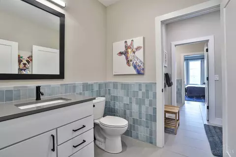 Bath - 5705 Graves Rd, Cincinnati, OH 45243 photo 7 of 9
