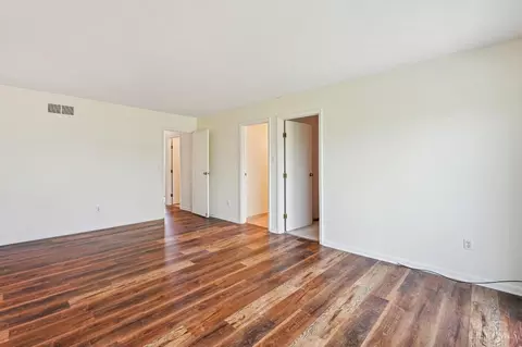 Living - 7264 Galbraith Rd, Cincinnati, OH 45243 photo 6 of 6