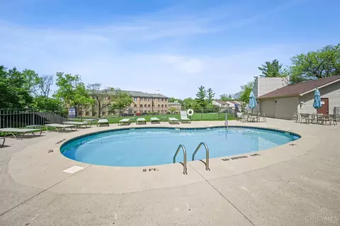 Exterior - 7264 Galbraith Rd, Cincinnati, OH 45243 photo 7 of 7