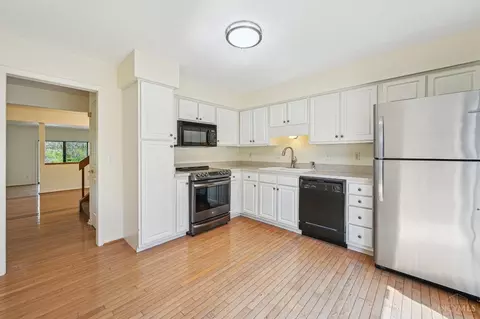 Kitchen - 7264 Galbraith Rd, Cincinnati, OH 45243 photo 2 of 3