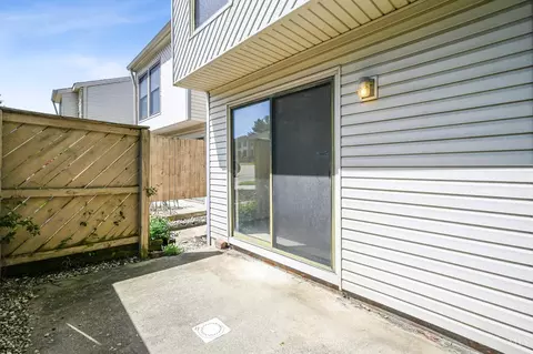 Exterior - 7264 Galbraith Rd, Cincinnati, OH 45243 photo 3 of 7